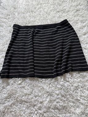 Black and White Striped Knit Skirt